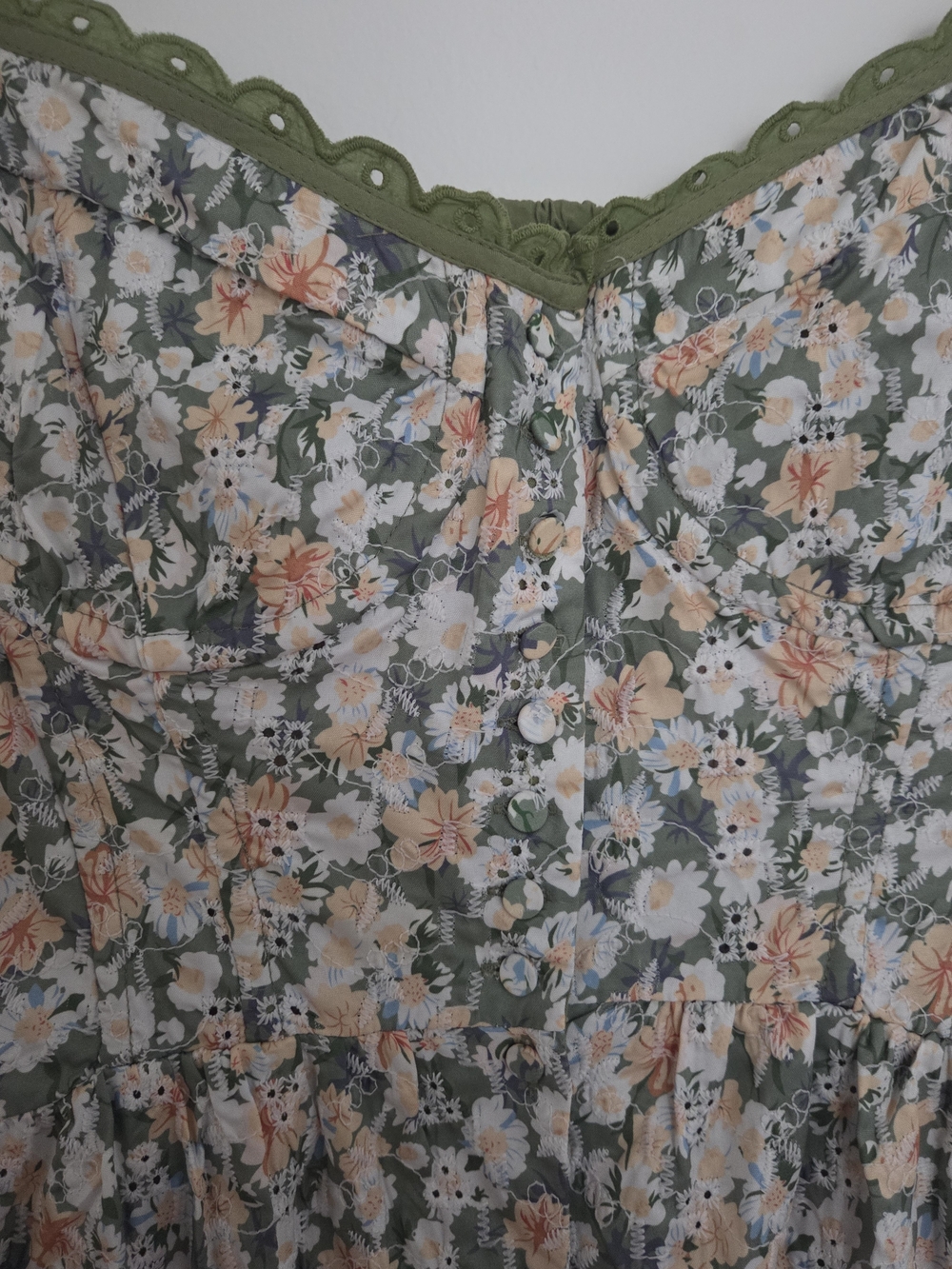 Green Floral Maxi Dress with Lace Trim - Picture 5 of 11